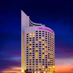 Crowne Plaza Oryapark By Ihg מלון